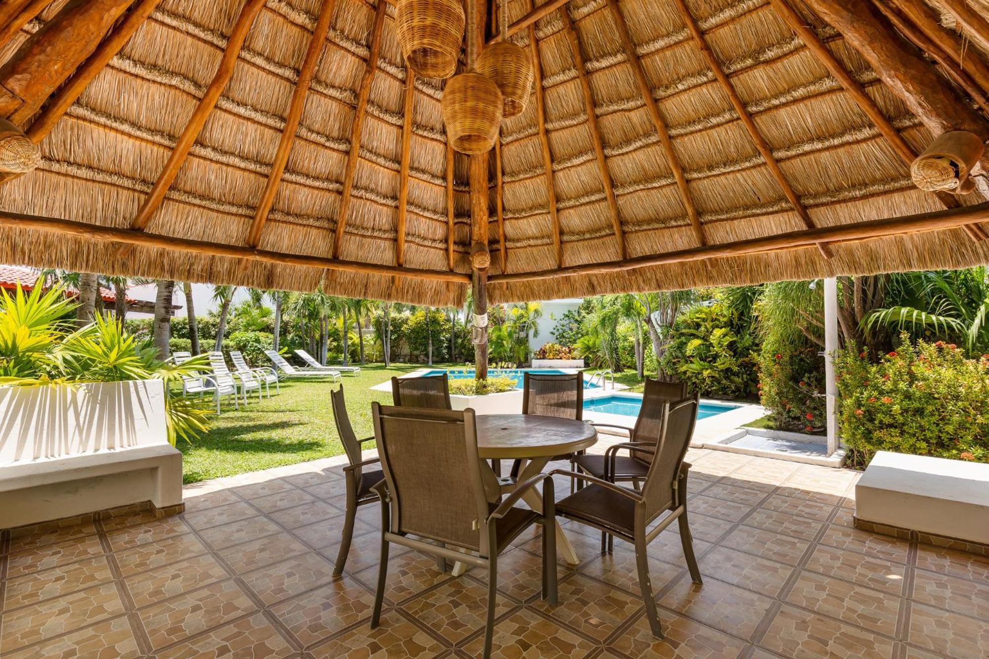 Large House - Walking To Beach - 10 Guests! Cancun Exterior photo